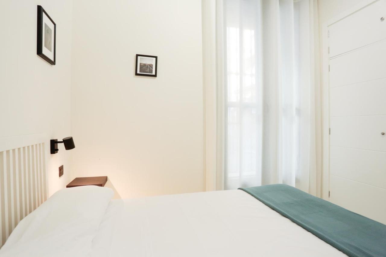 Monkeys Apartments Cervantes Seville Luaran gambar