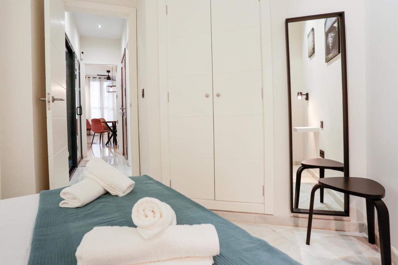 Monkeys Apartments Cervantes Seville Luaran gambar