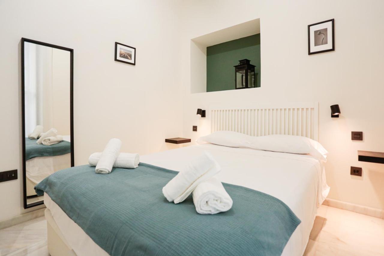 Monkeys Apartments Cervantes Seville Luaran gambar