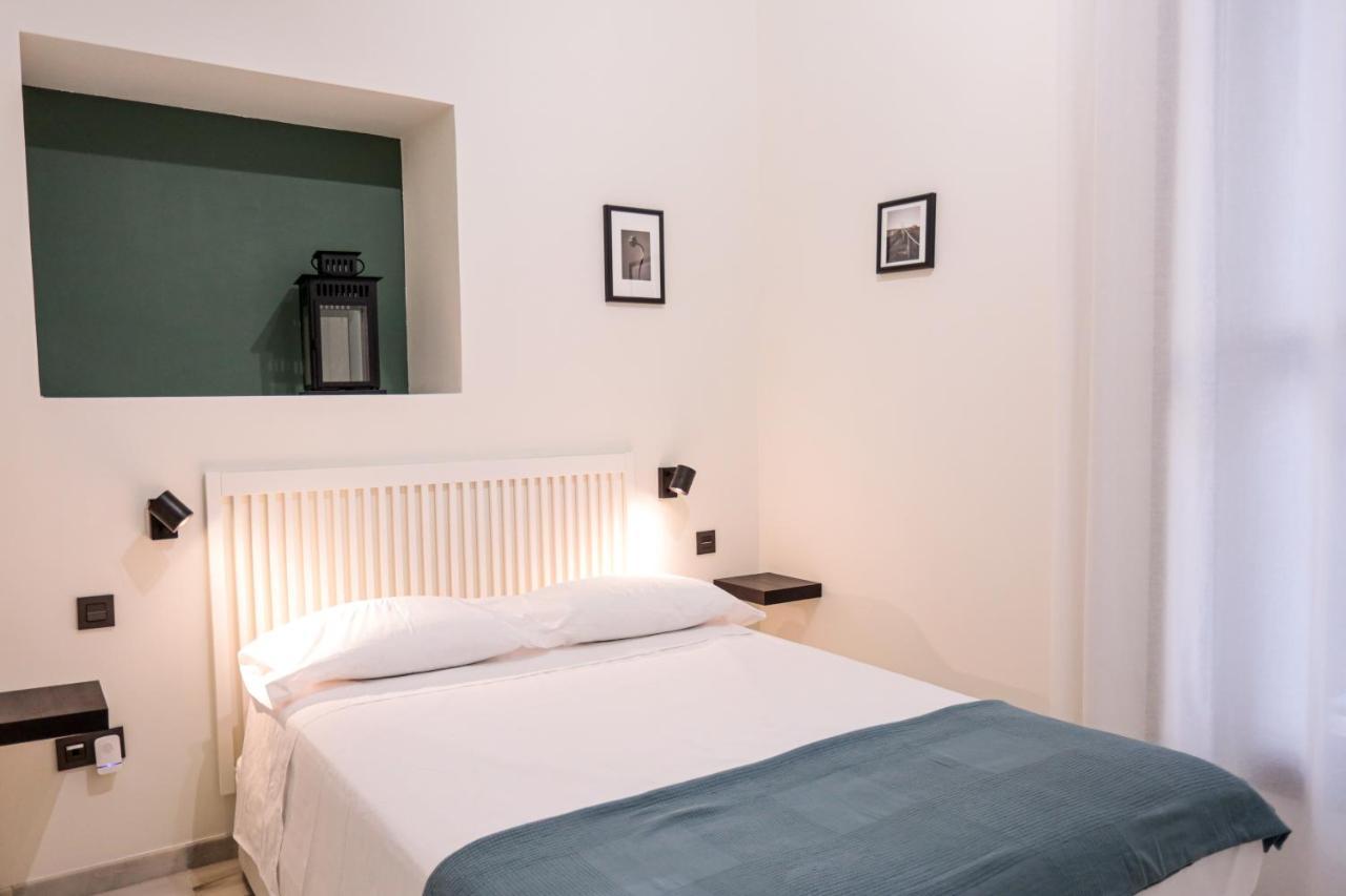 Monkeys Apartments Cervantes Seville Luaran gambar